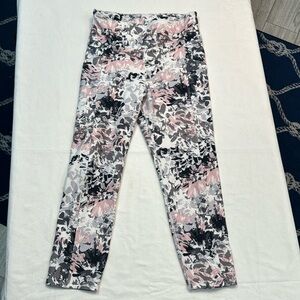 Floral leggings size large with pockets